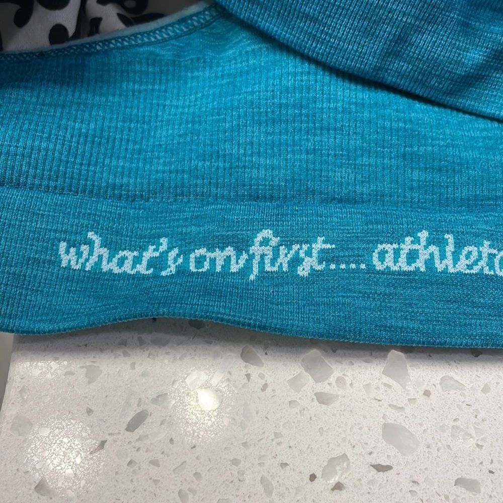 ATHLETA woman’s seamless aqua sports bra - Picture 6 of 7